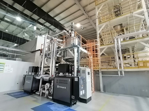 提高鋰電池隔膜的質量選擇隔膜材料模溫機，讓白油溫度恒定