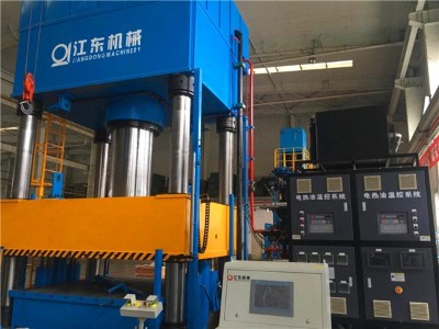 沒(méi)有模溫機(jī)怎么給模具加熱，神奇操作看「歐能機(jī)械」