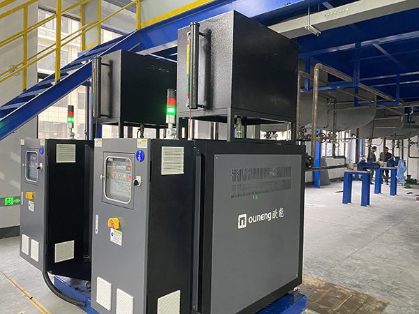 橡膠防護蠟生產(chǎn)反應(yīng)釜控溫油溫機