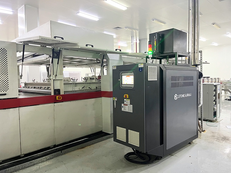 光伏層壓機模溫機的工作原理，提高太陽能電池封裝質量